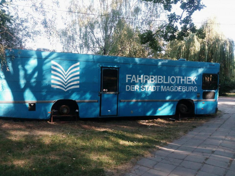 В Запорожье передвижной автобус-библиотеку отдадут на баланс другому КП