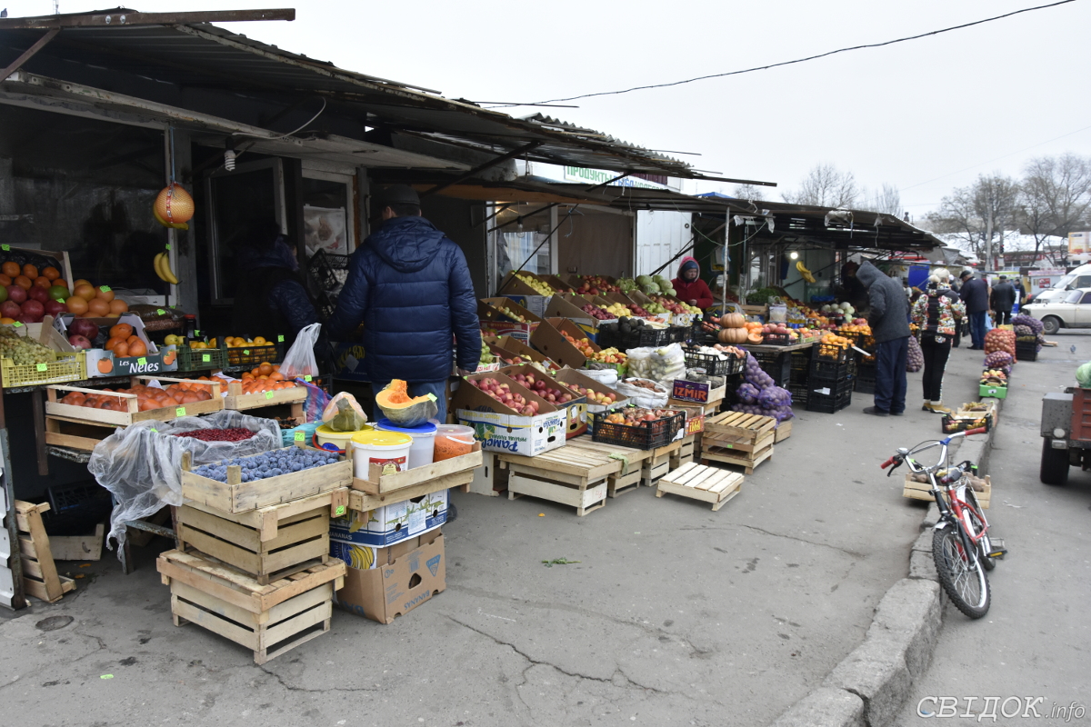 Запорожские торговцы записали видеобращение к президенту с просьбой открыть рынки