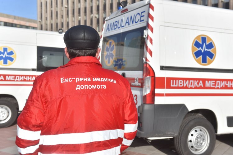 В Запорожье медикам “скорой” не выплатили аванс