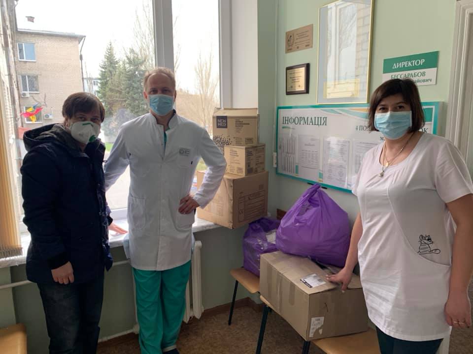 Запорожские бизнесмены и волонтеры продолжают помогать медикам в борьбе с COVID-19