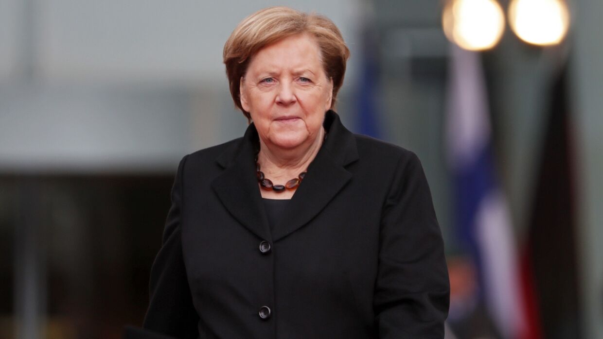 Меркель без респиратора накупила вина и туалетной бумаги (ФОТО)
