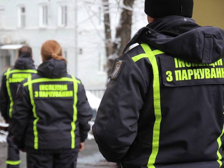 В Запорожье водители, которые блокируют въезды в больницы и пожарные части будут платить штрафы