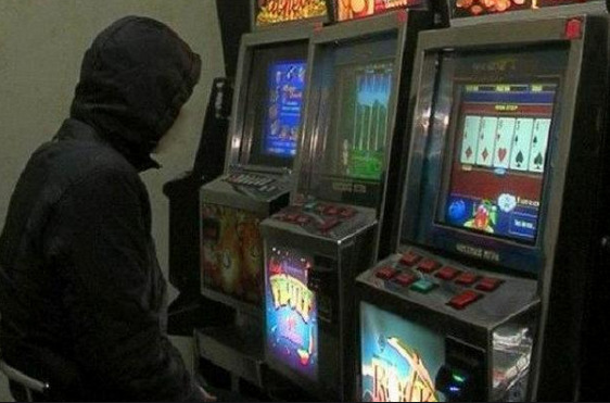 В Запорожье «накрыли» зал с игровыми автоматами (ФОТО)