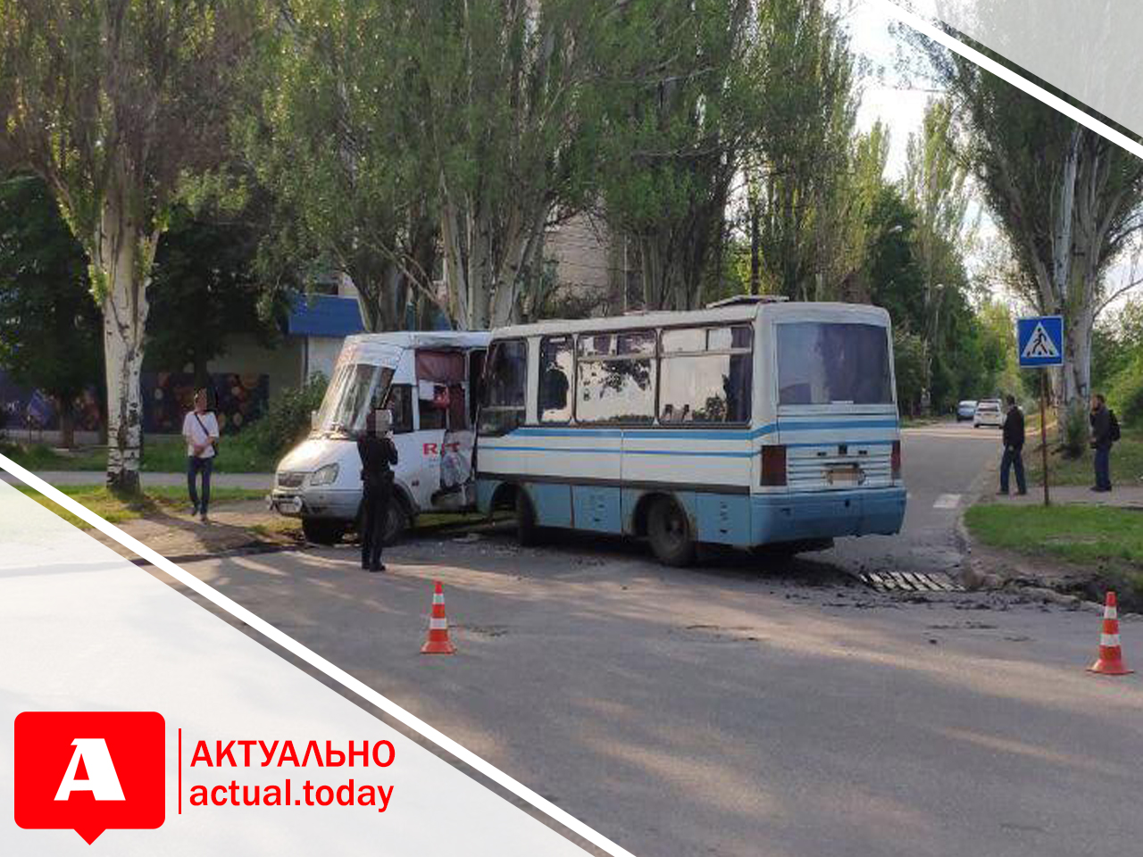 В Запорожье ДТП с участием “маршрутки”: есть пострадавшие (ФОТО, ВИДЕО)