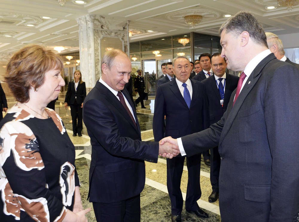 Нардеп Деркач опубликовал разговор якобы Путина и Порошенко: “Жму руку, обнимаю”