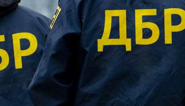 В Запорожской области полицейский в составе ОПГ на протяжении 6 лет отбирал квартиры у нарко- и алкозависимых