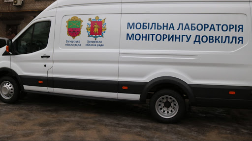 После нападения на мобильную эколабораторию в Запорожье, сотрудники хотят работать только возле отделов полиции