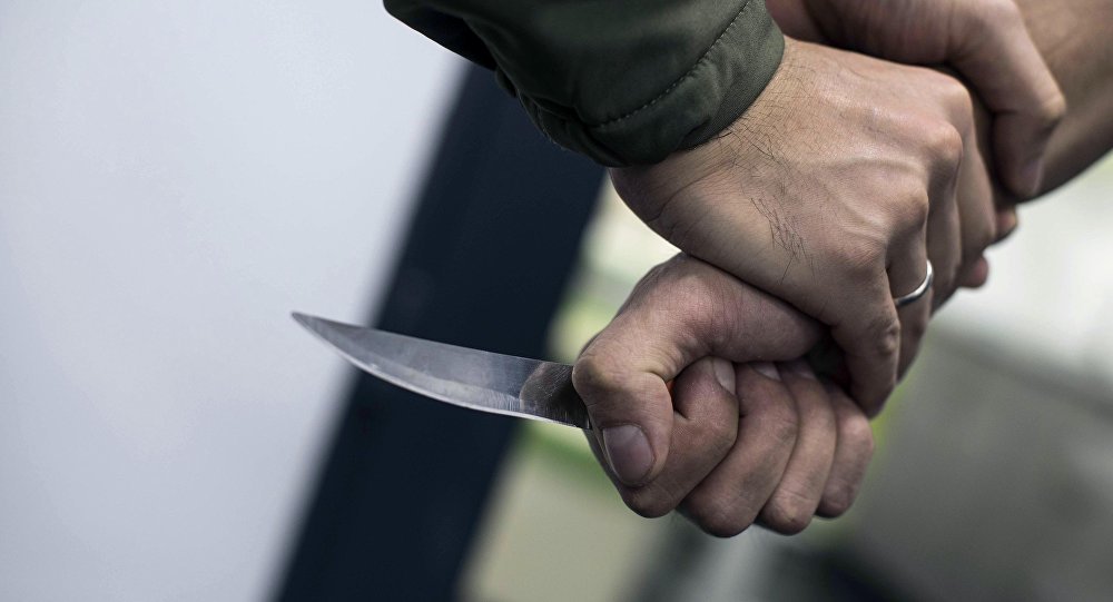 На охранников развлекательного заведения на Набережной в Запорожье напали с ножом. Одного из отдыхающих подстрелили