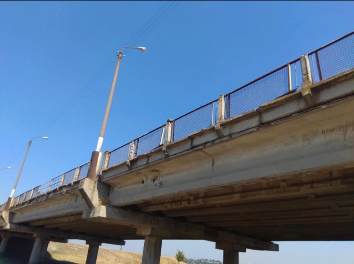 Стартовал капитальный ремонт аварийного моста через р. Молочная в Мелитопольском районе (ФОТО)