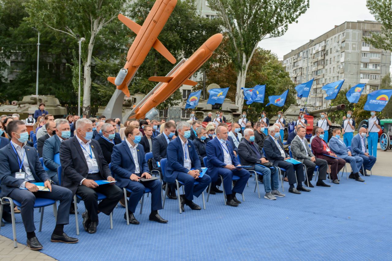 Запорожская «Новая политика» официально выдвинула кандидатов для участия в местных выборах