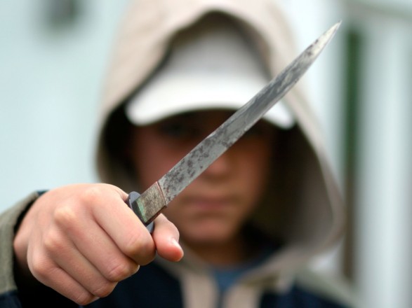ОБНОВЛЕНО: В Запорожской области 29-летний бездомный изнасиловал женщину, угрожая ножом (ФОТО)