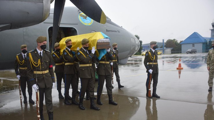Семьям курсантов из Запорожской области, погибших в авиакатастрофе Ан-26, выплатили компенсацию
