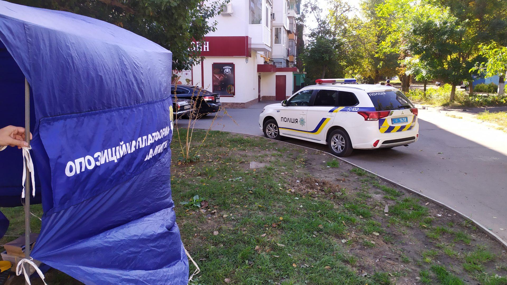 «Сейчас порежем и палатку и вас»: в Запорожской области – очередное нападение на агитаторов (ФОТО)