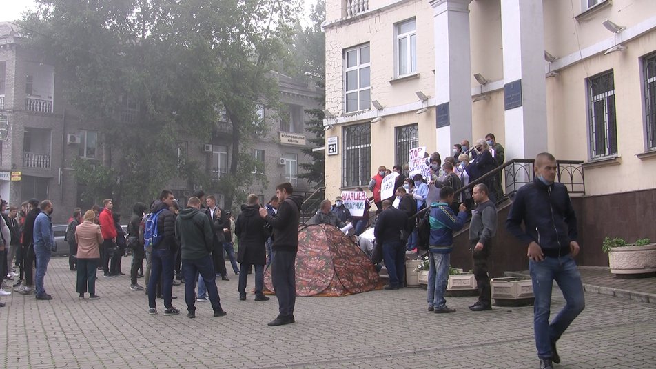 “Против рейдерства и произвола судьи”: в Запорожье работники государственного предприятия начали бессрочную забастовку