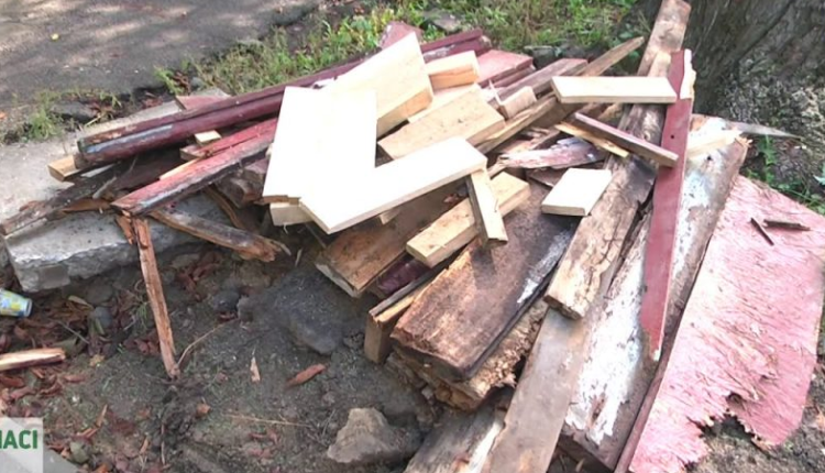 В Запорожье в жилом доме обвалилась лестница (ВИДЕО)