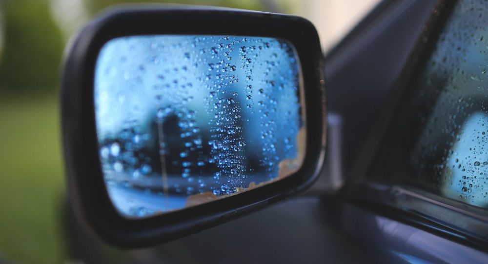 В Запорожье из нескольких машин автоворы украли зеркала заднего вида (ФОТО)