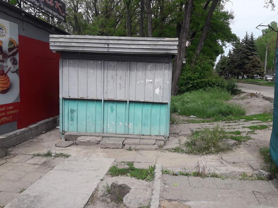 В Запорожье демонтировали незаконно установленные МАФ и забор (ФОТО)