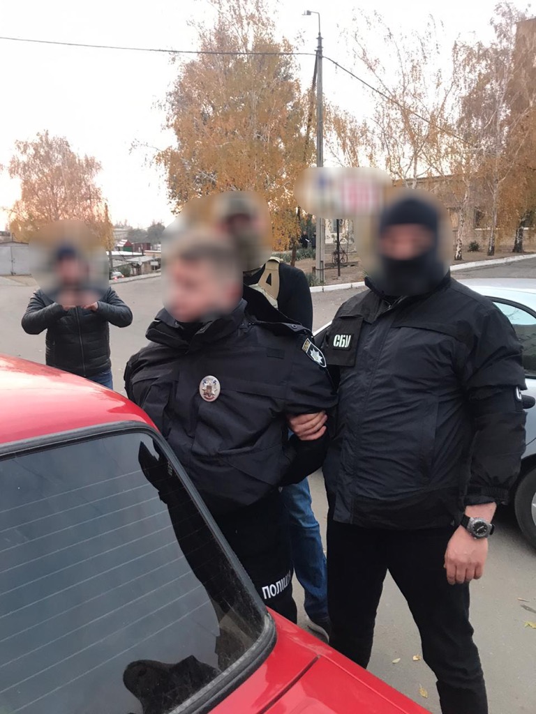 В Запорожской области следователь требовал от наркодилера и его матери взятку: его задержали (ФОТО)