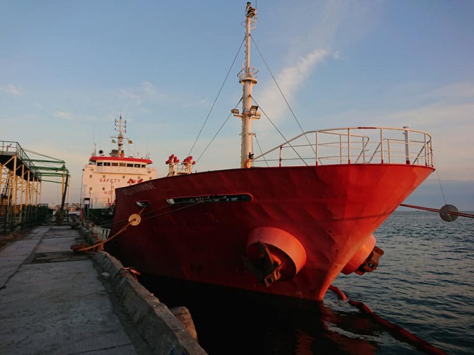 В Бердянске приняли первый танкер со светлыми нефтепродуктами за последние 5 лет