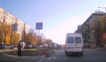 За сбитого пешехода запорожский маршрутчик заплатит штраф: видео момента ДТП