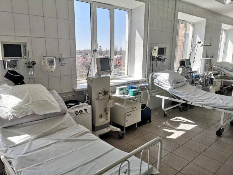 Запорожская журналистка показала, как лечат больных коронавирусом в одном из “ковидных” госпиталей в городе (ВИДЕО)