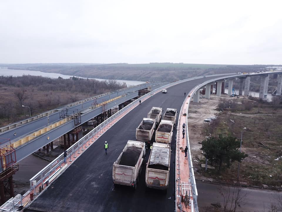 Новые запорожские мосты проверили на прочность: стали известны результаты испытания (ФОТО)