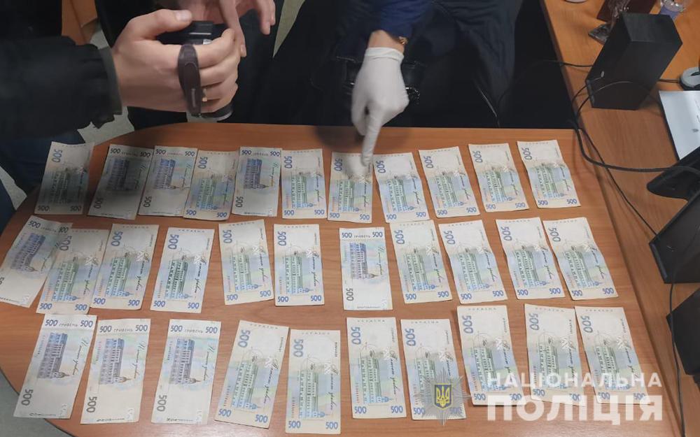 Замначальника отдела государственной исполнительной службы в Запорожье задержали на взятке (ФОТО)