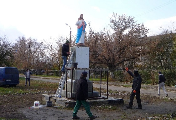 Под Запорожьем вместо памятника Ленину установили статую Христа