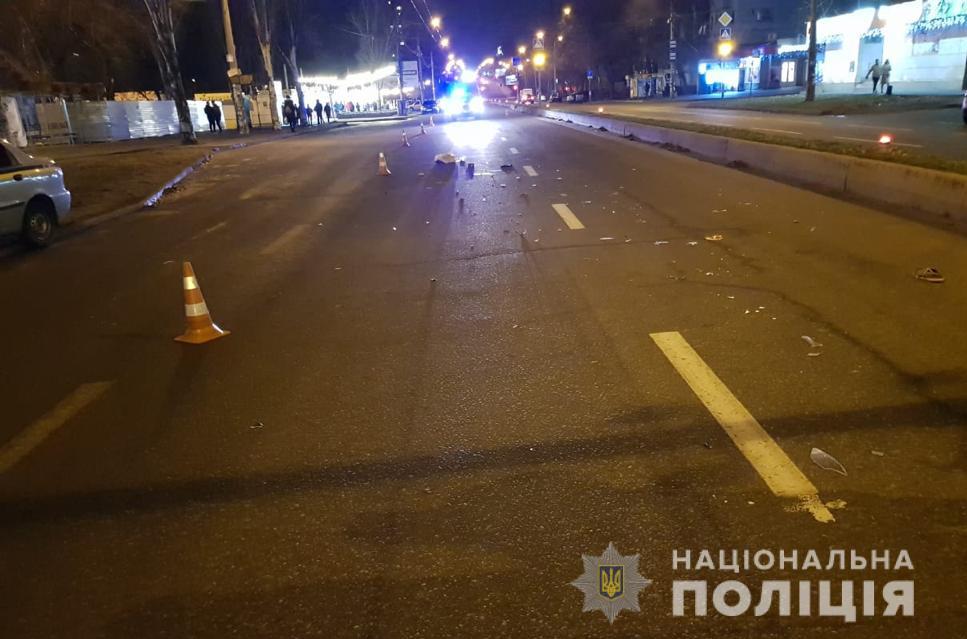 В сети опубликовали видео момента смертельного наезда на пешехода возле горбольницы Запорожья (ФОТО)