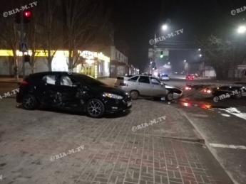 В Запорожской области серьезное ДТП: неуправляемый автомобиль от удара вылетел на тротуар и сбил пешехода (ФОТО, ВИДЕО)