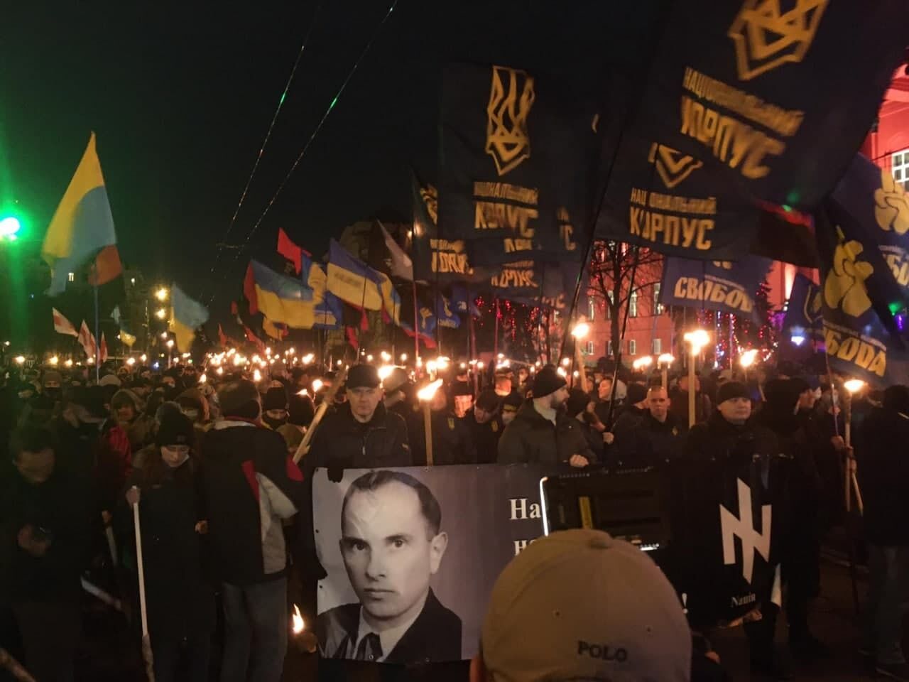В Киеве провели факельное шествие в день рождения Бандеры (ВИДЕО, ФОТО)