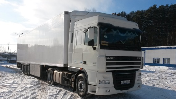 В Запорожской области грузовик «DAF» съехал в кювет