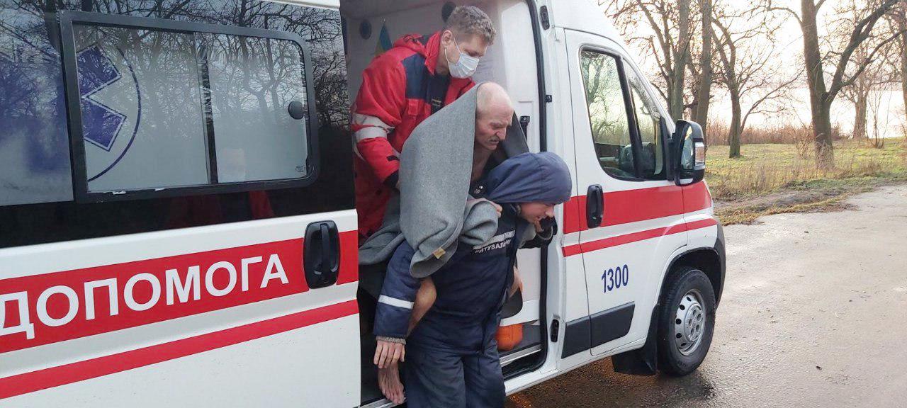 В Запорожской области рыбак провалился под лёд: на помощь прибыли спасатели (ФОТО)