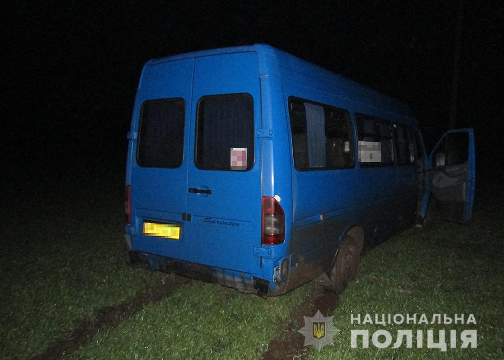 В течении двух суток в Мелитопольском районе угнали мопед, мотоцикл и микроавтобус (ФОТО)