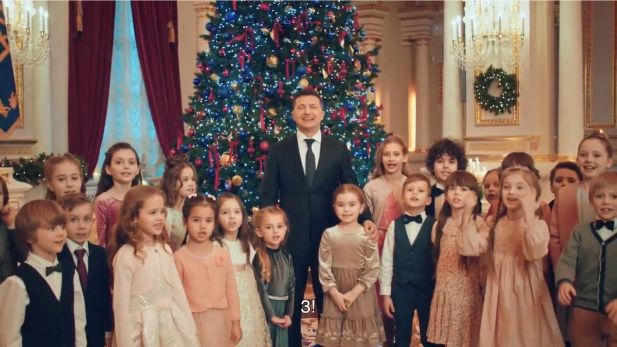 Детям из новогоднего поздравления Зеленского платили по 500 грн, съемки длились до утра? В сеть слили данные