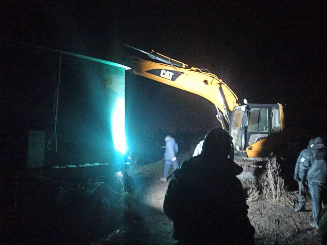 Под Запорожьем ночью продолжаются работы по строительству каолинового карьера (ВИДЕО)