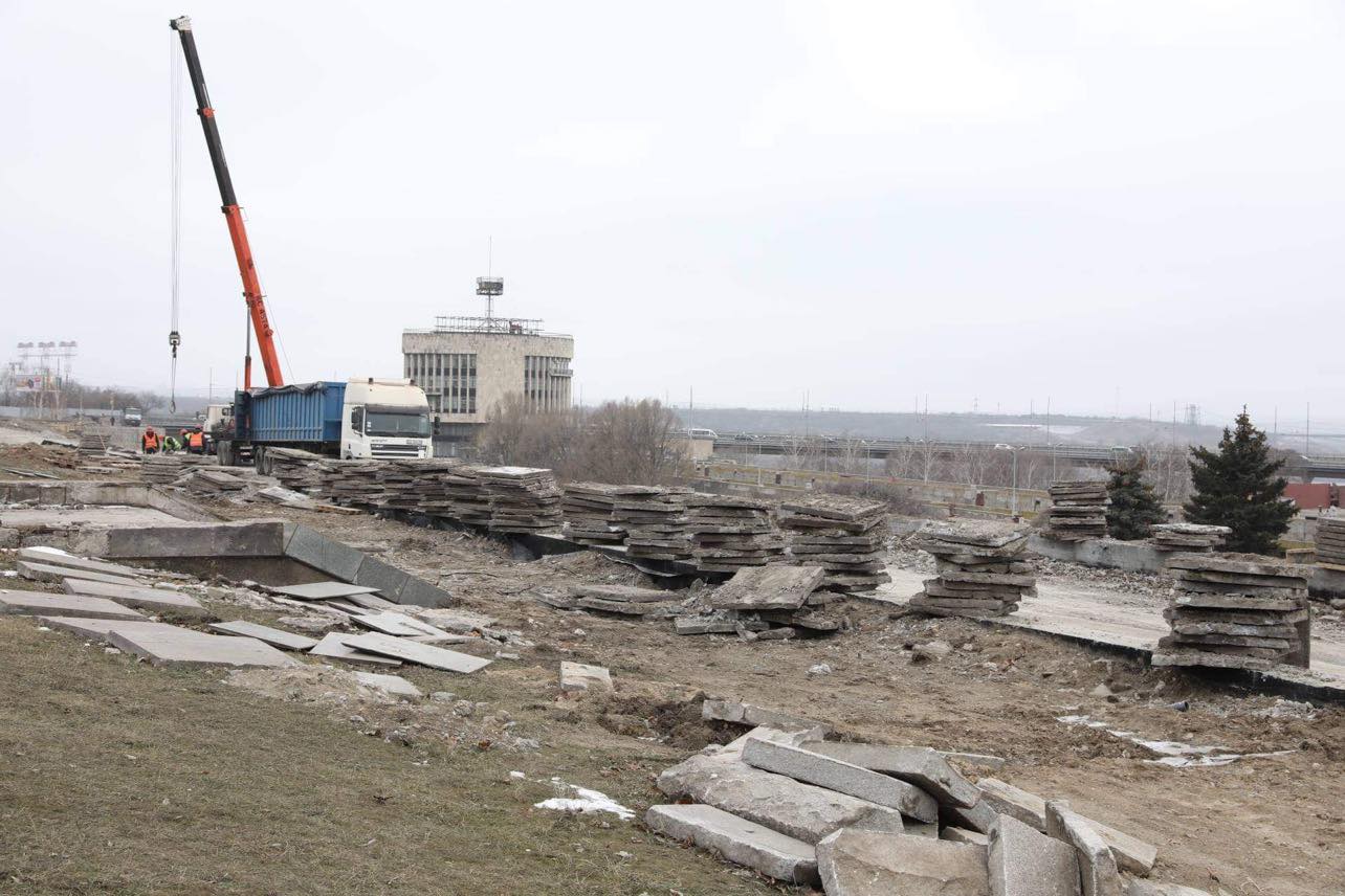 В Запорожье продвигается реконструкция на одной из главных площадей (ФОТО)