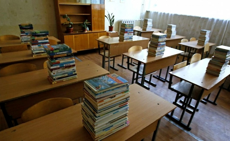 Родители третьеклассников в Запорожской области нашли новые «перлы» в учебнике «Украинского языка и чтения» (ФОТОФАКТ)
