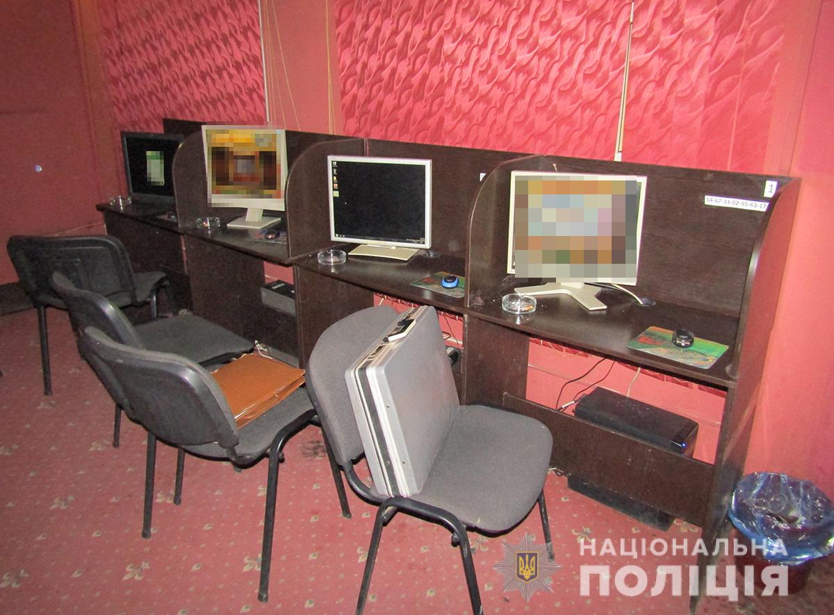 В Бердянске и Мелитополе обнаружили подпольные игорные заведения (ФОТО)