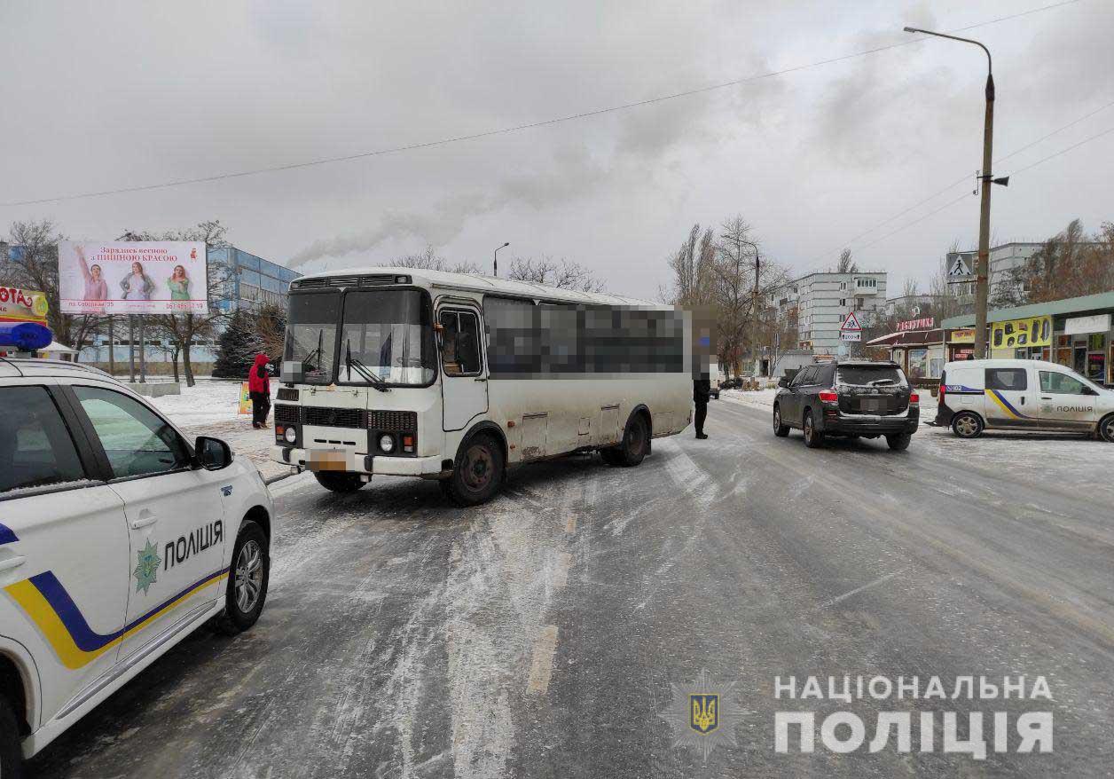 В Запорожской области автобус насмерть сбил пенсионерку: полиция устанавливает обстоятельства