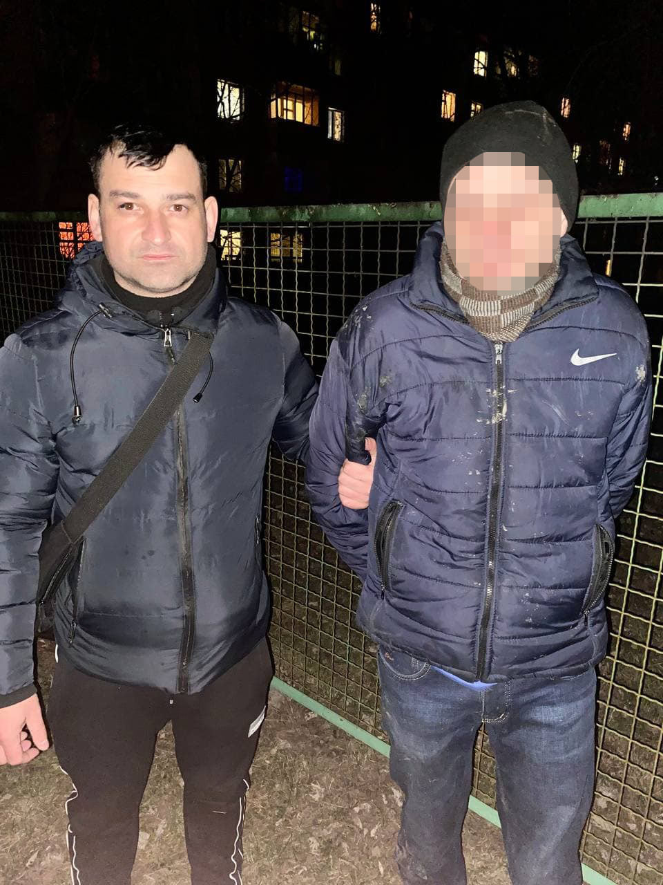 Запорожский полицейский в свой выходной задержал грабителя (ФОТО)