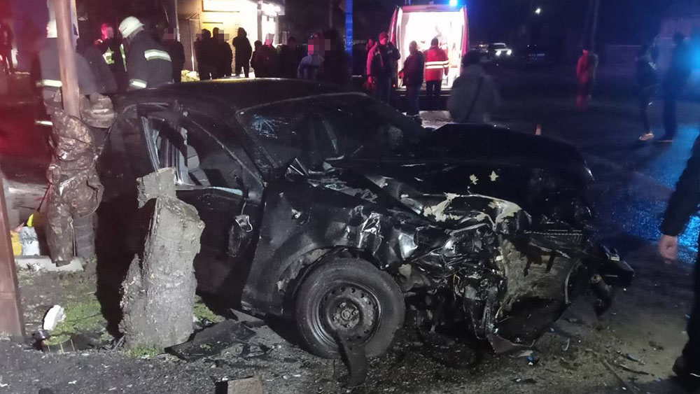 Масштабное ДТП в Запорожской области: после столкновения одно из авто снесло столб (ФОТО, ВИДЕО)
