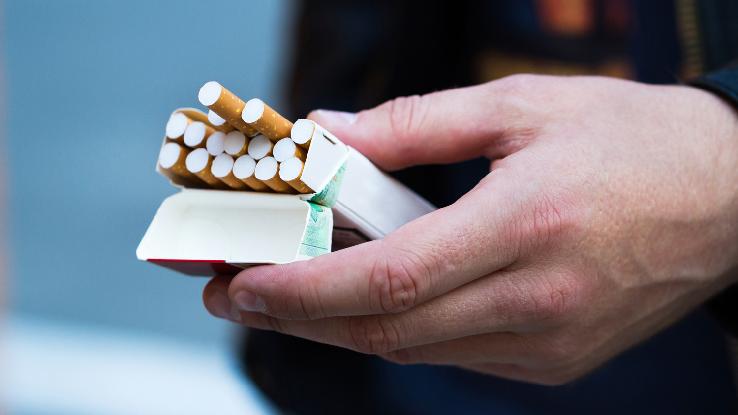 В Запорожской области обнаружили киоск, где продавали контрафактные сигареты (ФОТО)