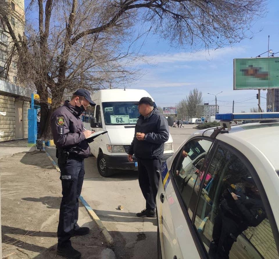 Патрульная полиция выписала штраф запорожскому маршрутчику-нарушителю, которого «прославили» в соцсети (ВИДЕО)