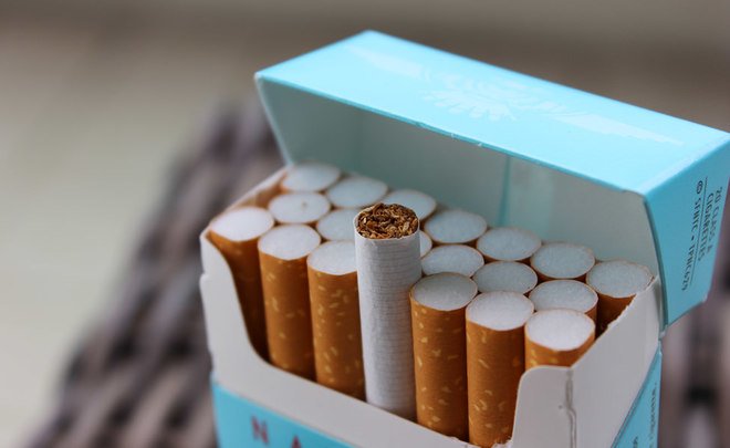 В Запорожье двое мужчин и ученик лицея украли сигарет на 10000 гривен (ФОТО)
