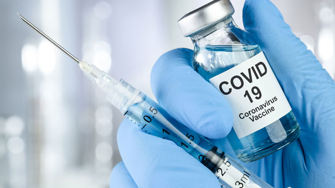 В Запорожской области вакцину от коронавируса получили более 300 человек