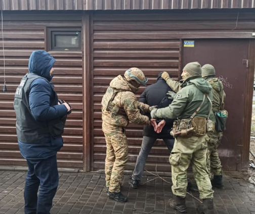В Запорожье состоялся очередной суд в отношении иностранца, пытавшегося подбросить наркотики сотруднику СБУ