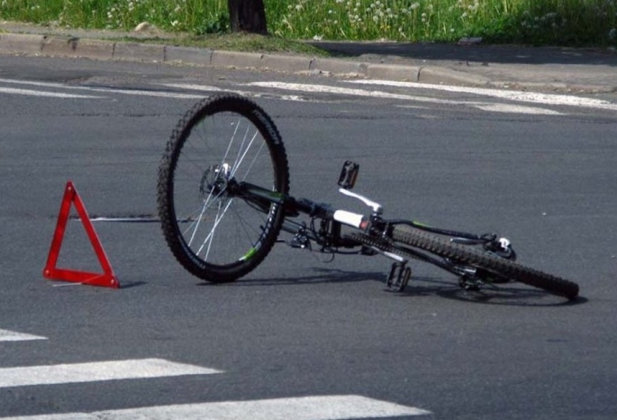 В Запорожье 8-летняя девочка после столкновения с велосипедистом получила ЗЧМТ и сотрясение головного мозга