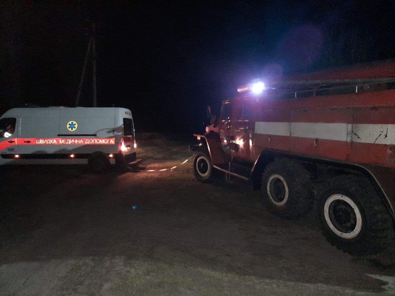 В Запорожском районе автомобиль “скорой” застрял в грязи: понадобилась помощь спасателей