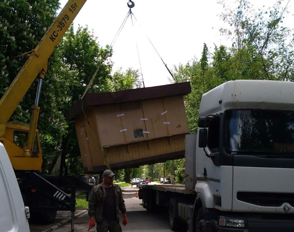 В одном из районов Запорожья демонтировали незаконный киоск (ФОТО)